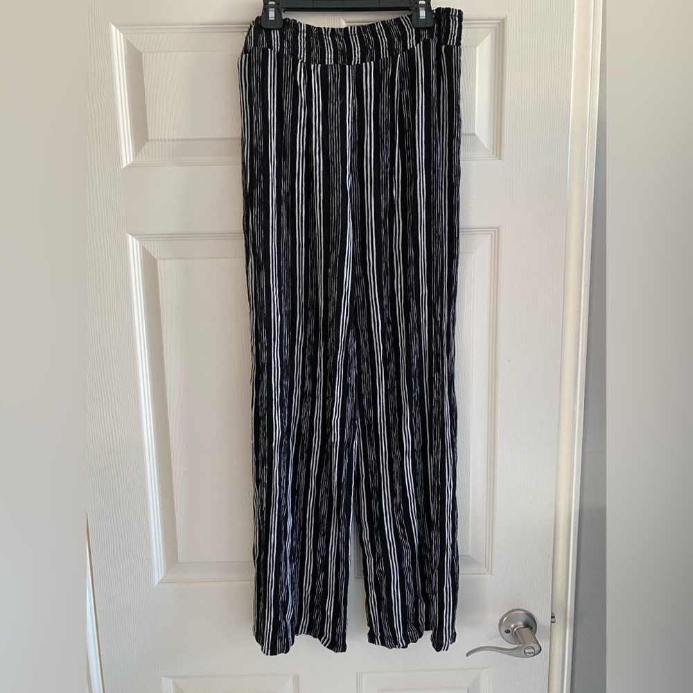 Soft Wide-leg Striped Pants Size M
